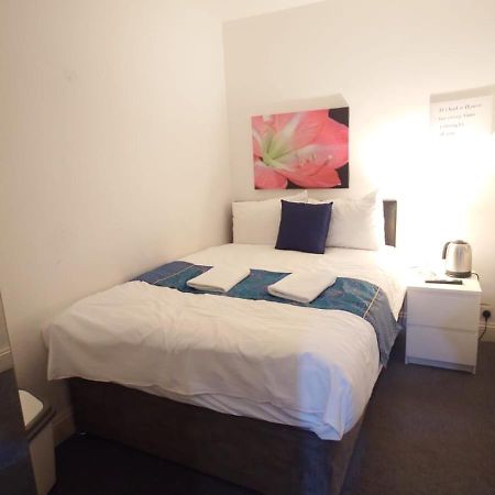 Eurostar Budget Rooms - Next To Kings Cross & Eurostar Train Station Лондон Екстер'єр фото