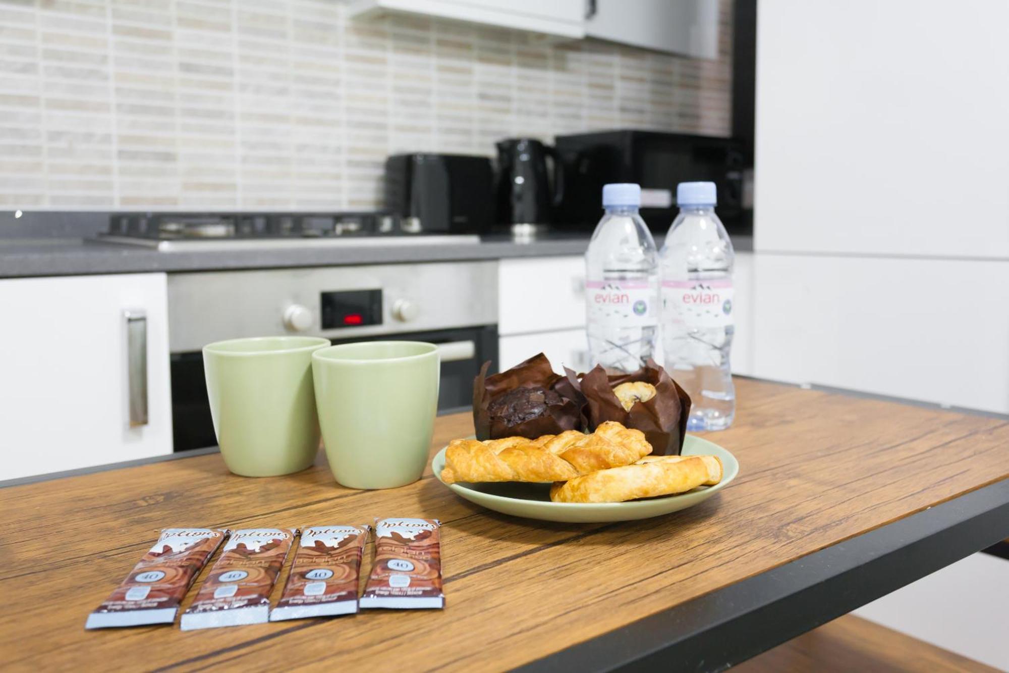 Eurostar Budget Rooms - Next To Kings Cross & Eurostar Train Station Лондон Екстер'єр фото