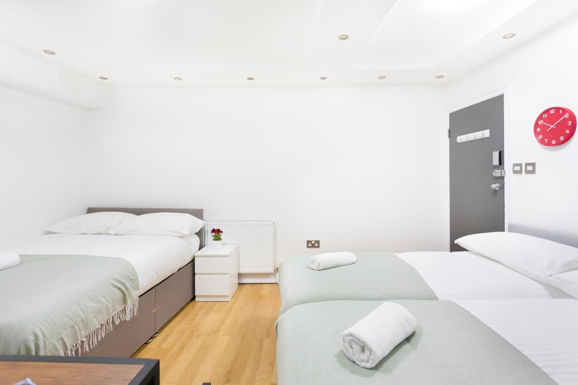 Eurostar Budget Rooms - Next To Kings Cross & Eurostar Train Station Лондон Екстер'єр фото