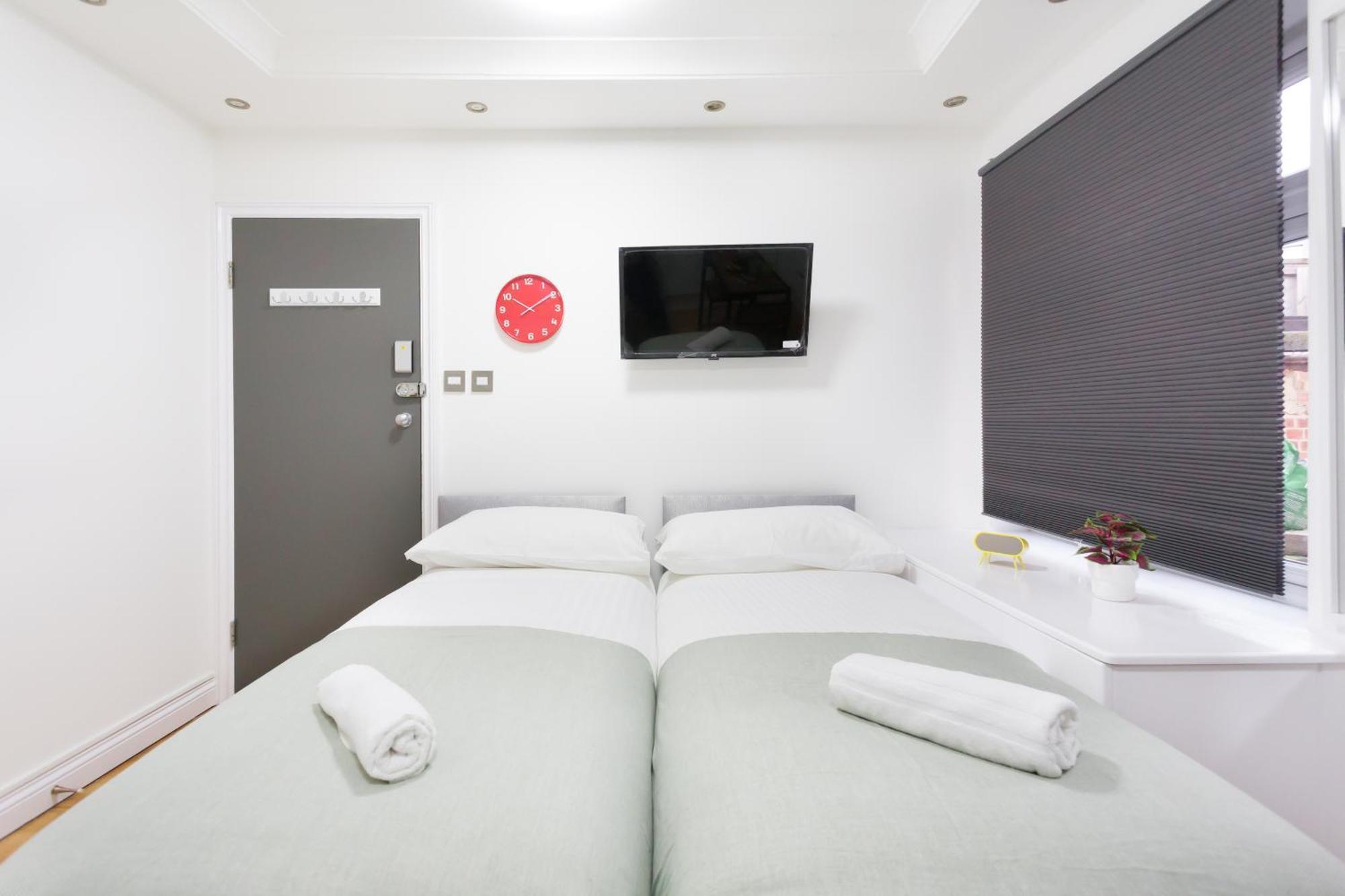 Eurostar Budget Rooms - Next To Kings Cross & Eurostar Train Station Лондон Екстер'єр фото