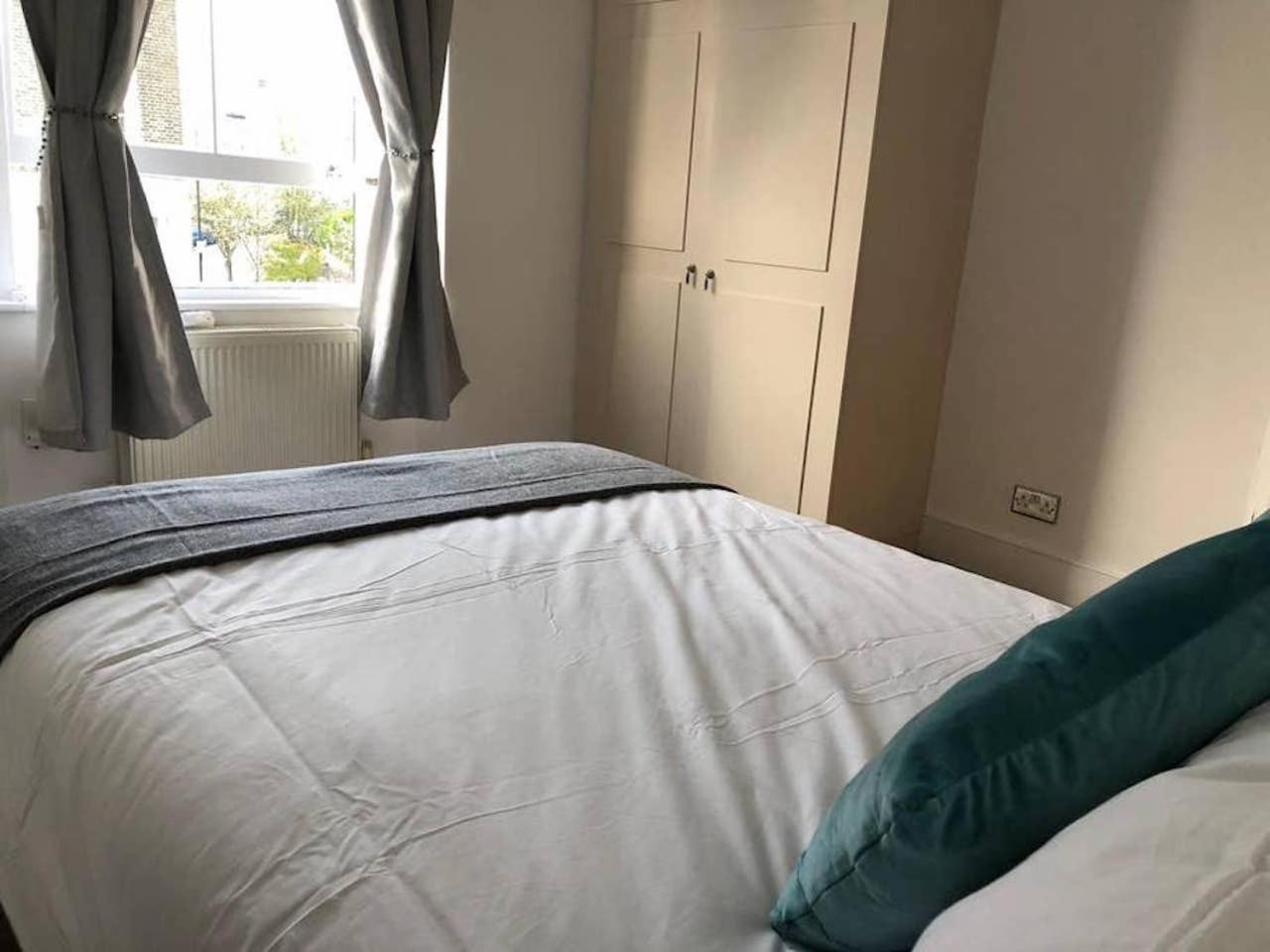 Eurostar Budget Rooms - Next To Kings Cross & Eurostar Train Station Лондон Екстер'єр фото